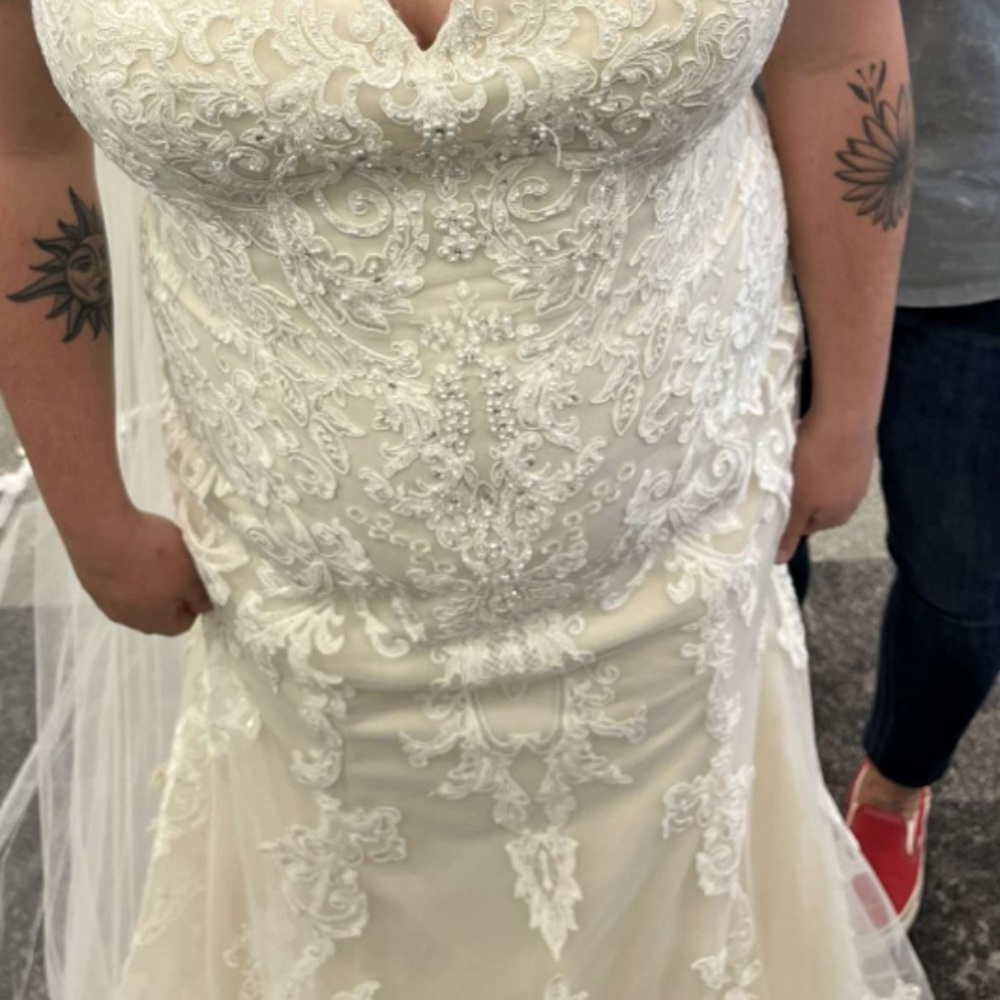 Wedding dress! I have not worn it. 3x off shoulder mermaid wedding dress. - Picture 5 of 11